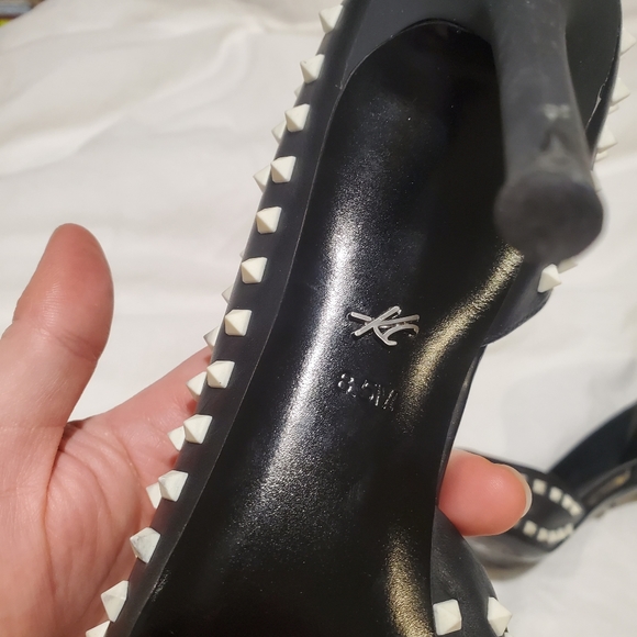 Kenneth Cole New York Black / White Spiked d'Orsay Heels - Picture 5 of 9